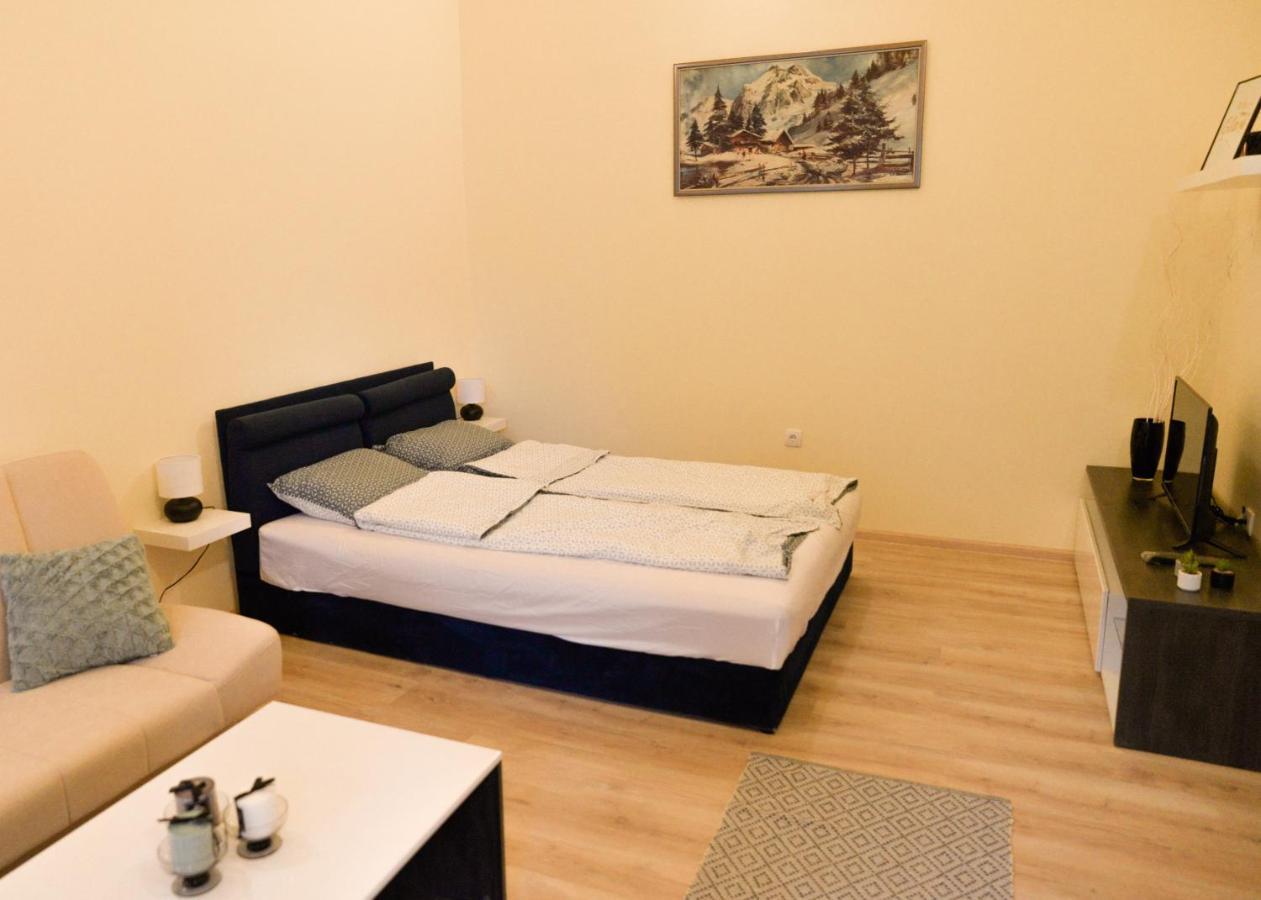 Centrum Apartment Senta Exterior photo